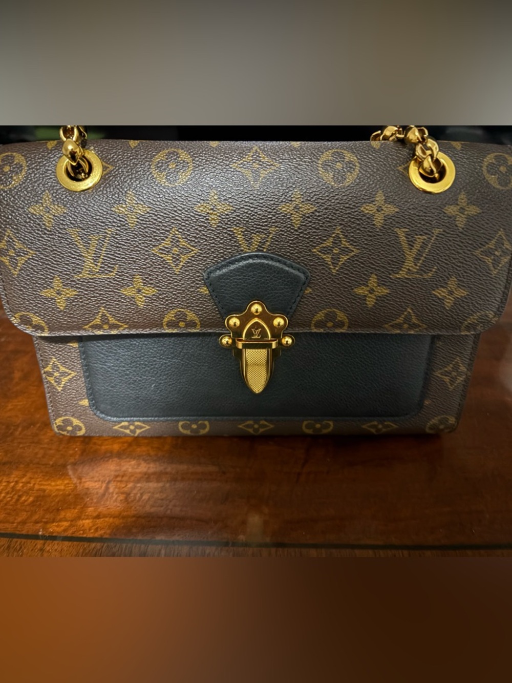 Louis Vuitton Victoire Monogram Black